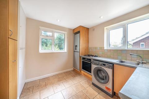 61 Holland Close, Bromley, BR2 7DS