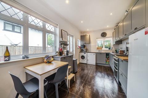 15 Tudor Gardens, West Wickham, BR4 9LX