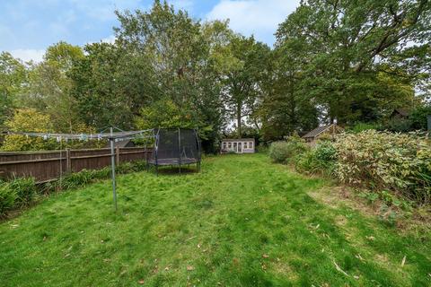 15 Tudor Gardens, West Wickham, BR4 9LX