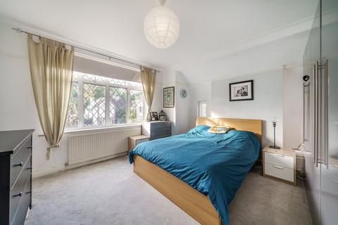 15 Tudor Gardens, West Wickham, BR4 9LX
