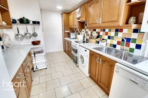 2 bedroom end of terrace house for sale, Collins Meadow, Harlow