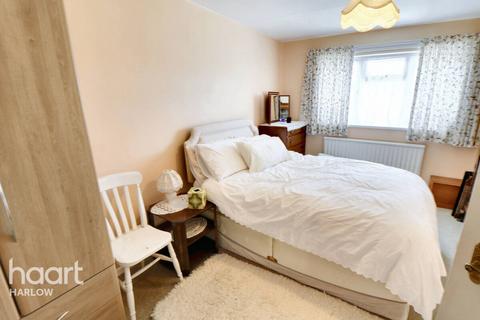 74 Collins Meadow, Harlow, CM19 4EN