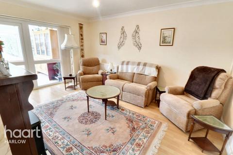 74 Collins Meadow, Harlow, CM19 4EN