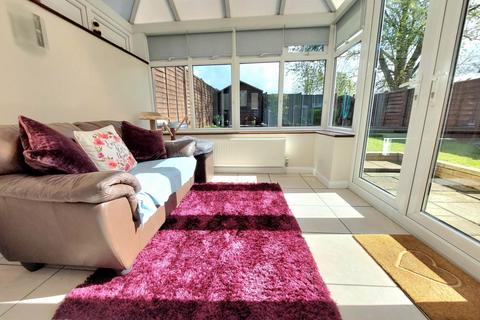 372 Bideford Green, Leighton Buzzard, LU7 2TX