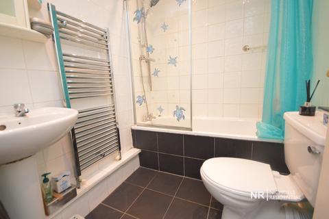 2 bedroom end of terrace house to rent, Hawthorne Place, Epsom, Surrey. KT17