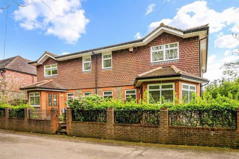 4 bedroom detached house for sale, Stychens Lane, Redhill RH1