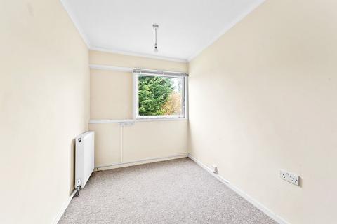18, Milton Court Parkleys, Richmond, TW10 5LY