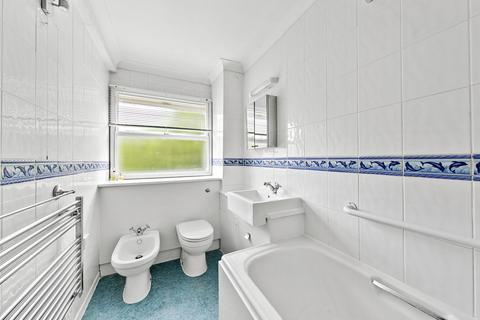 18, Milton Court Parkleys, Richmond, TW10 5LY