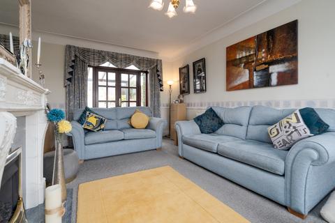 742 Plodder Lane, Farnworth, Bolton, BL4 0LN