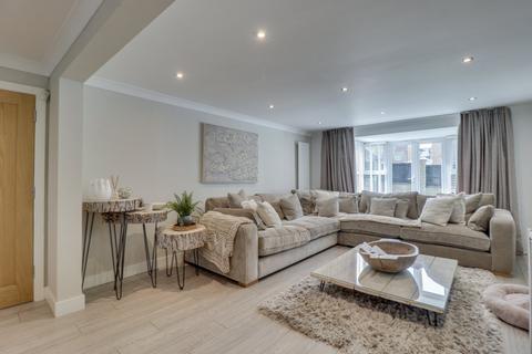 6 Cairn Garth, Guiseley, Leeds, LS20 8QP
