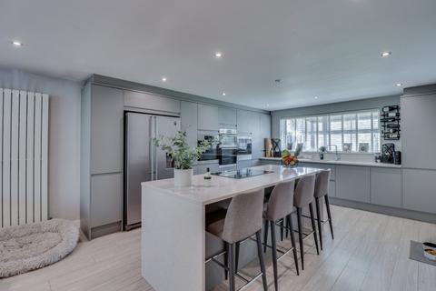 6 Cairn Garth, Guiseley, Leeds, LS20 8QP