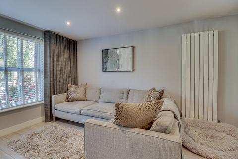 6 Cairn Garth, Guiseley, Leeds, LS20 8QP