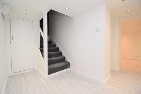 2 bedroom apartment to rent, Maldon Road, Colchester, Essex, CO3