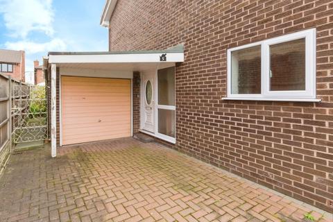 3 bedroom detached house for sale, Snowdon Drive, Crewe CW2