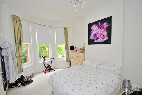 5a Beaulieu Road, Bournemouth, BH4 8HY