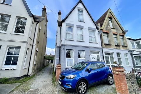 1 bedroom apartment for sale, Crowborough Road, Southend-on-Sea, Essex, SS2