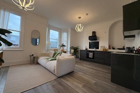 1 bedroom apartment for sale, 45 Walsworth Road, Hitchin, Hertfordshire, SG4