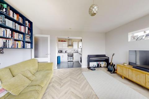2 bedroom flat for sale, Oathall Road, Haywards Heath, RH16