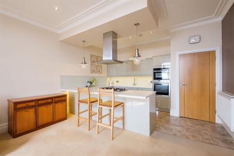 2 bedroom flat for sale, Hill Road, Clevedon