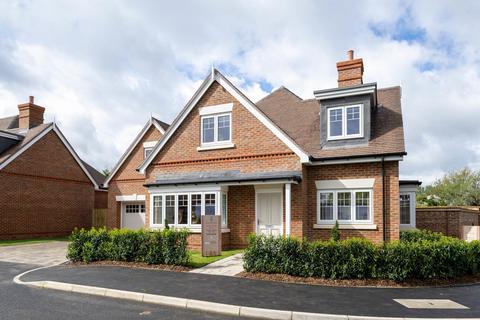 3 bedroom detached house for sale, Eastcote, Chavey Down Road, Winkfield Row, Berkshire, RG42