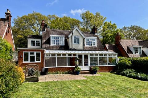 3 bedroom detached house for sale, The Common, Chelmsford CM3