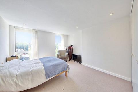 2 bedroom apartment to rent, Battersea High Street, SW11
