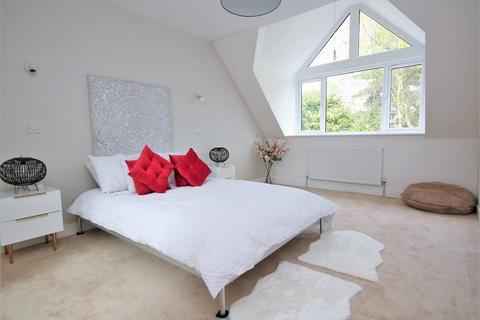 3 bedroom detached house for sale, Hanham Road, Corfe Mullen, Wimborne, BH21