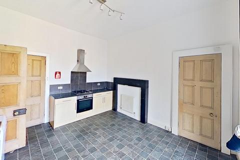 3 bedroom flat to rent, East Claremont Street, Edinburgh, EH7