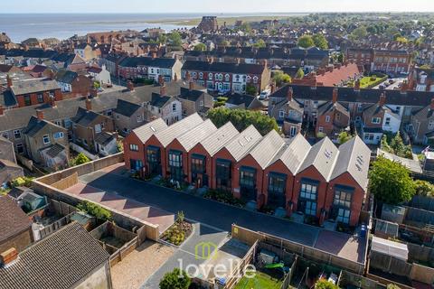 3 bedroom townhouse for sale, Stable Mews, Cleethorpes DN35