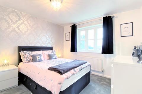 2 bedroom apartment for sale, Blackhorse Place, UXBRIDGE, Greater London