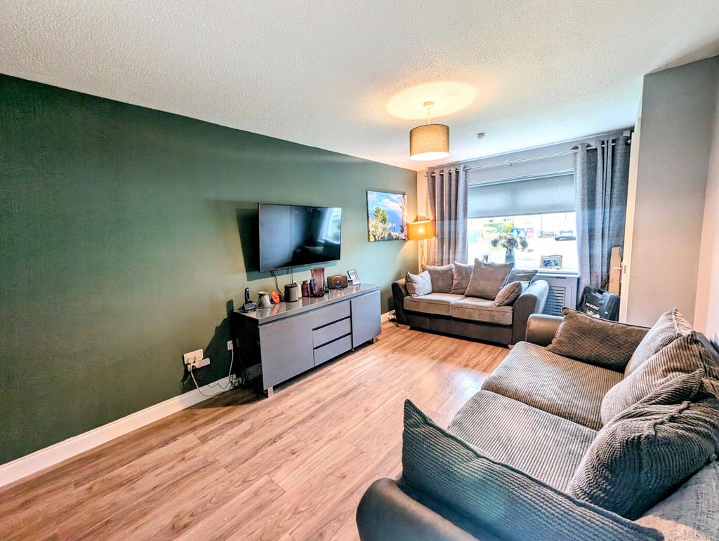 Titchfield Way, Girdle Toll KA11 3 bed end of terrace house for sale