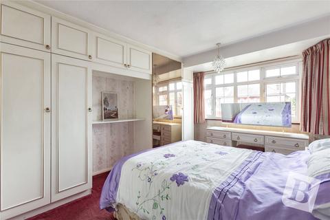 24 Squirrels Heath Lane, Romford, RM2 6DS