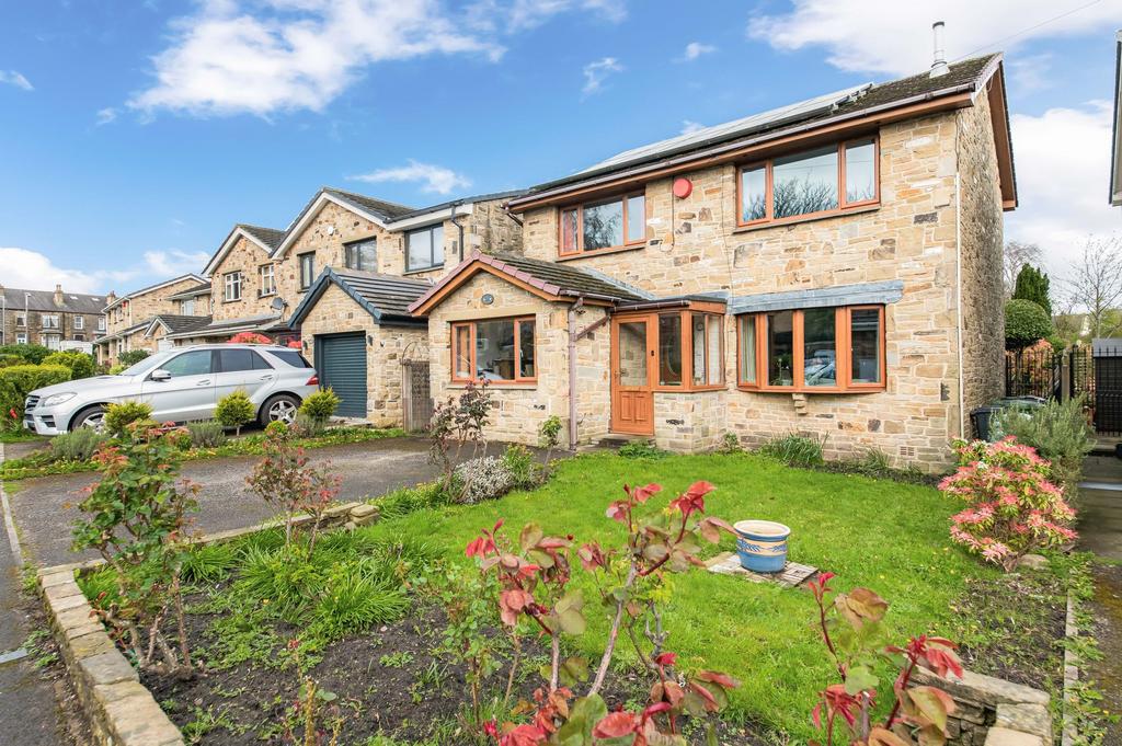 Osprey Drive, Netherton, HD4 4 bed detached house for sale £325,000