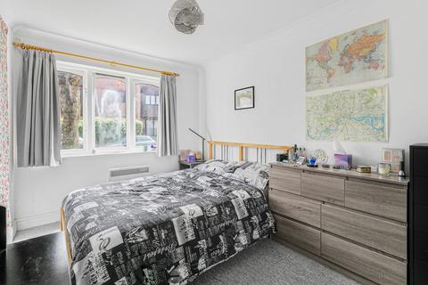 2 bedroom flat for sale, The Maples, Granville Road, St Albans, AL1