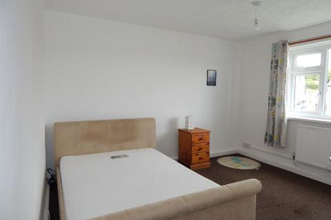 2 bedroom flat to rent, Preston Street, Batley