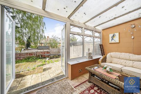 29 Ravenswood Close, Romford, RM5 2UD