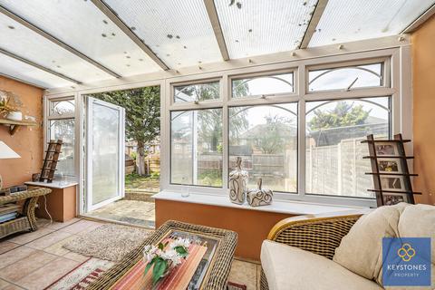 29 Ravenswood Close, Romford, RM5 2UD