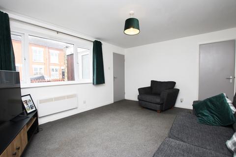 2 bedroom ground floor flat for sale, Giffard Court, Hearth Street, Market Harborough, Leicestershire, LE16