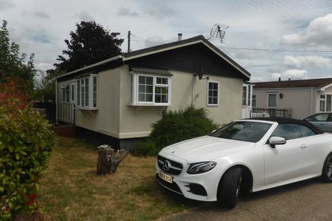 2 bedroom park home for sale, Weybridge Environs