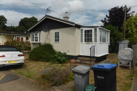 2 bedroom park home for sale, Weybridge Environs