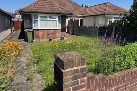 3 bedroom bungalow for sale, Walton on Thames