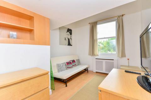 Studio to rent, West Cromwell Road, Earls Court, London, SW5