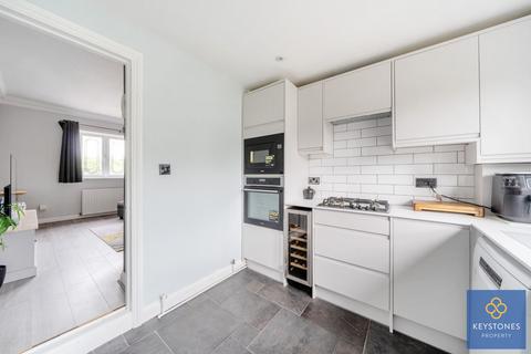 2 bedroom apartment for sale, Stapleford Abbotts, Essex, RM4