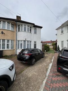 4 bedroom semi-detached house to rent, Southall, UB1
