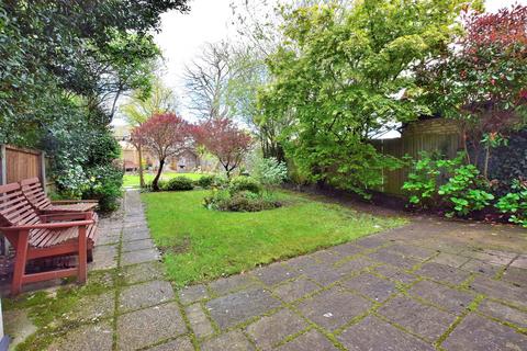 47 Selborne Road, London, N14 7DD