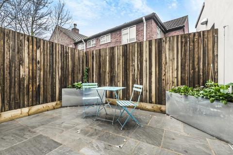 Flat 2, 57 Maple Road, London, SE20 8LA