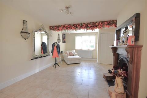 3 bedroom semi-detached house for sale, Horley, Surrey, RH6