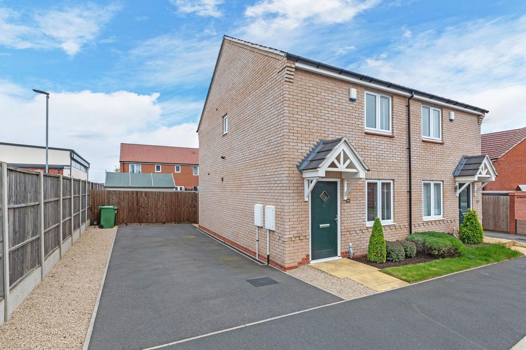 Loughborough, Loughborough LE11 2 bed semidetached house for sale £