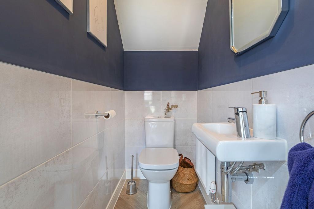 Cloakroom / WC