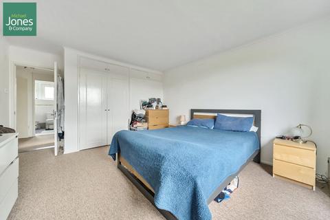 2 bedroom flat to rent, Lichfield Court, Pevensey Gardens, Worthing, BN11